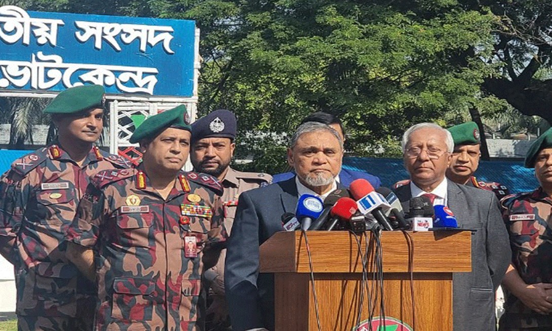 নির্বাচনে বিঘ্ন ঘটাতে চাইলে কঠিন শাস্তির সতর্কবার্তা সিইসির